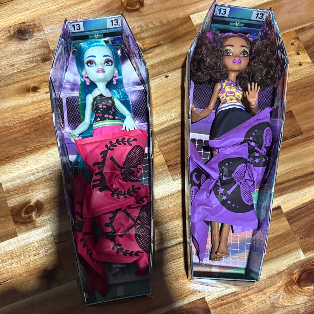 monster high ghoulia yelps and clawdeen wolf